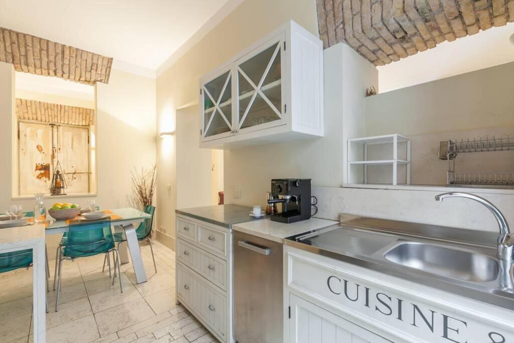 Borgo Pio - Quite And Spacious Apt Rome Bagian luar foto