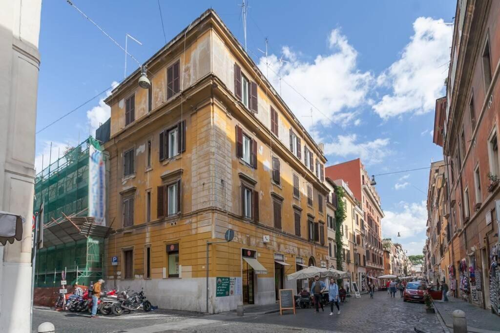 Borgo Pio - Quite And Spacious Apt Rome Bagian luar foto