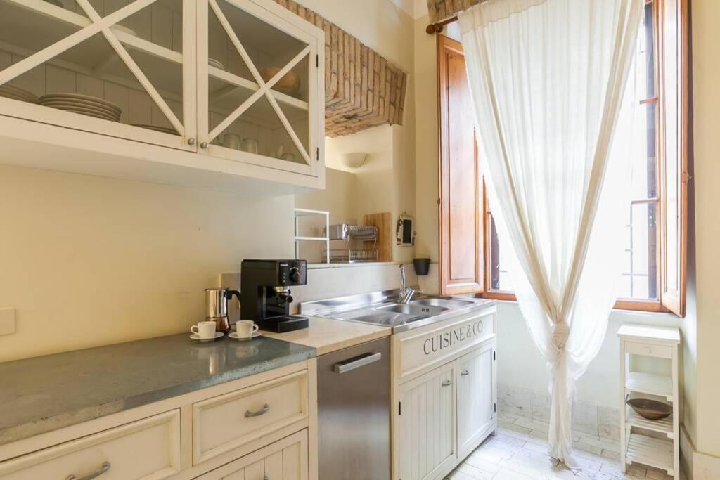 Borgo Pio - Quite And Spacious Apt Rome Bagian luar foto